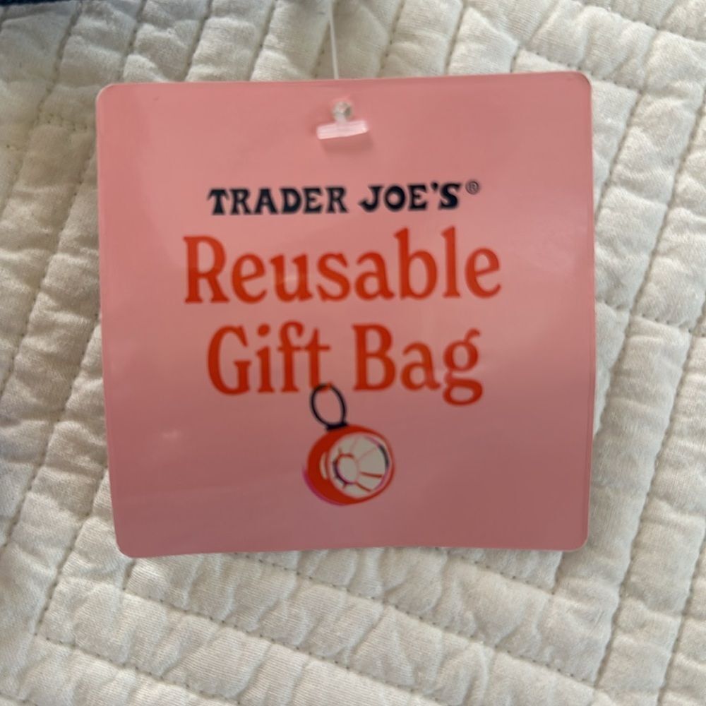 Trader Joe’s Reusable Holiday Gift Bag Mushrooms Holly Berries - Picture 4 of 8